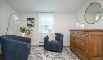 17 Rosedale Ct, Middletown, RI 02842