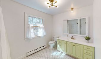42 Wedgewood Dr, Danbury, CT 06811
