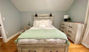 18 Hall Ave, Newport, RI 02840