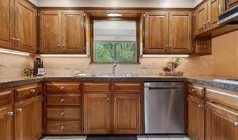 1330 Evergreen Dr, Bartlesville, OK 74006