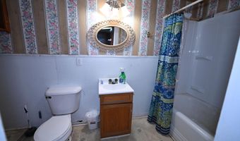 201 E 2nd St, Appleton City, MO 64724