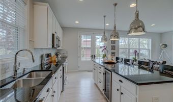 4891 159th St W, Apple Valley, MN 55124