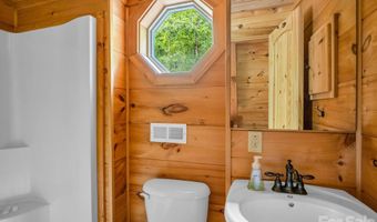 160 Sweetwater Ridge Rd, Balsam Grove, NC 28708