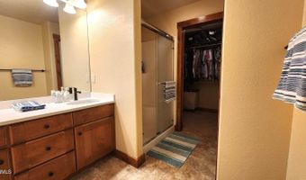 518 Medora Ave, Bismarck, ND 58503