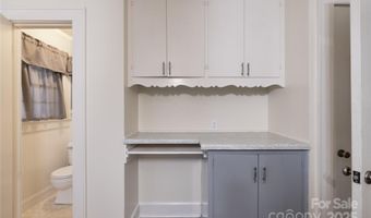 80 Pine St, Badin, NC 28009