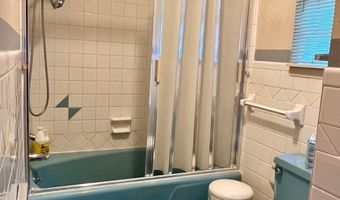 1203 Oak Ave, Aurora, MO 65605