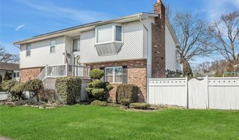 1 Castaldi Ct, Bethpage, NY 11714