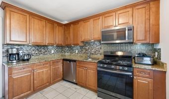 120 E Johnson Ave, Bergenfield, NJ 07621