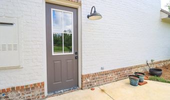 170 Fallen Oak Dr, Brandon, MS 39047