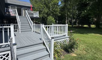 11 Ark Rd, Branford, CT 06405
