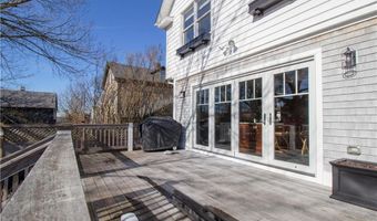 25 Dean Ave, Newport, RI 02840