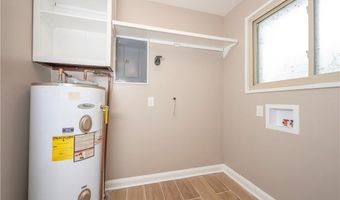 110 N Claybon Dr, Advance, NC 27006