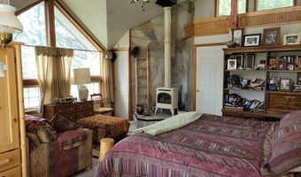 10 Badger Hollow Rd, Cascade, ID 83611