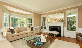 8809 SAUNDERS Ln, Bethesda, MD 20817