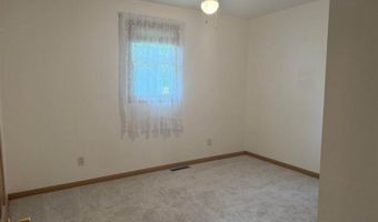 530 S 5th St, Akron, IA 51001