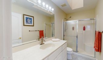 11 Drake Dr, Bayville, NJ 08721