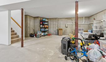 1 Melinda Ct, Bayville, NJ 08721