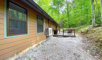 2052 Granny Squirrel Dr, Andrews, NC 28901