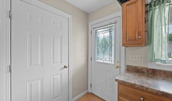 9 River Walk Dr 9, Brooklyn, CT 06234