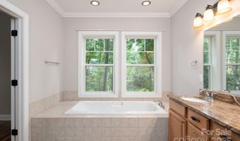 17 Bohemian Ln, Asheville, NC 28805