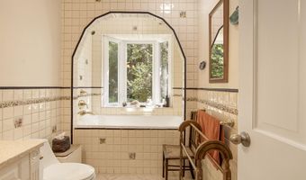 10 Steep Hollow Ln, Cos Cob, CT 06807