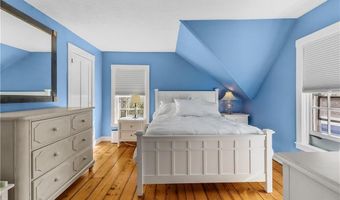 58 Second St, Newport, RI 02840