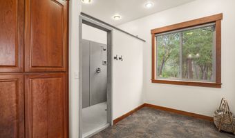 22494 Jefferson Rd, Ashland, OR 97520