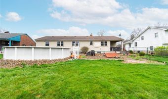3490 Tall Oaks Ln, Youngstown, OH 44511