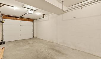 8407 GEORGIAN Way, Annandale, VA 22003