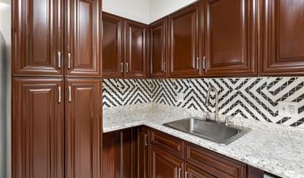 6155 EDSALL Rd B, Alexandria, VA 22304