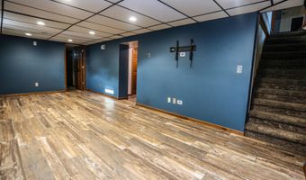 705 N High St, Aberdeen, SD 57401