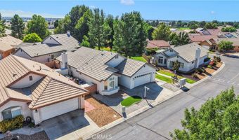 11246 Pleasant Hills Dr, Apple Valley, CA 92308