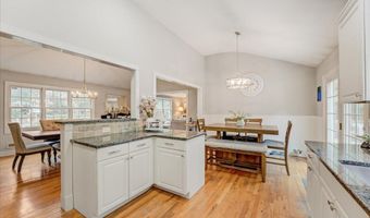 51 Normandy Ct, Middletown, NJ 07748
