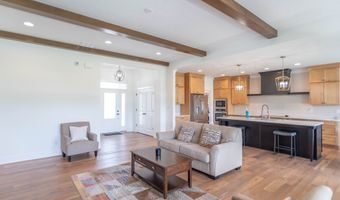 921 Justine Cir E, Indianapolis, IN 46234