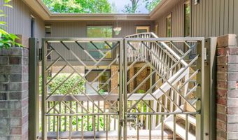 4221 ELIZABETH Ln, Annandale, VA 22003