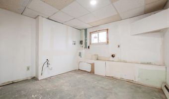 101 Monroe St, Amityville, NY 11701