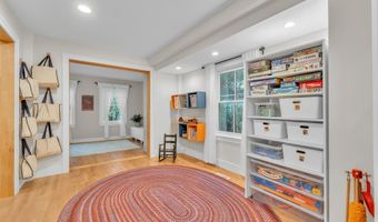 436 Pinewood St, Ann Arbor, MI 48103