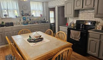 8 Lake Ct, Hopkinton, RI 02804