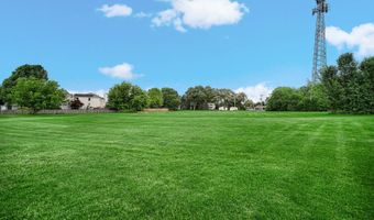 6 Yorkshire Ct, Algonquin, IL 60102