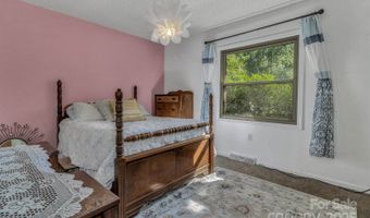 5 Fairway Dr, Arden, NC 28704