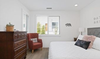 2511 State St, Carlsbad, CA 92008