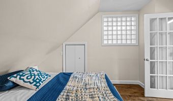 47 R Jamaica 3, Boston, MA 02130