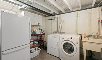 7408 CONVAIR Dr, Alexandria, VA 22306