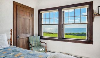 8 Taylor's Ln N, Little Compton, RI 02837