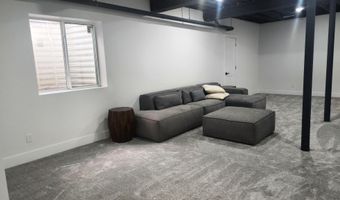 592 Kuehnle Ave, Ann Arbor, MI 48103