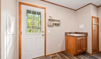 33 Old Bridge Ct, Effingham, NH 03882