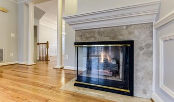 953 HARRISON Cir, Alexandria, VA 22304