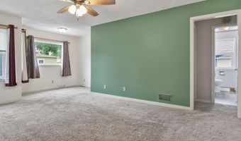 1107 N 13th St, Beatrice, NE 68310