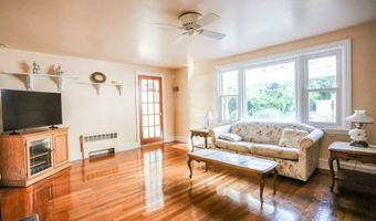 29 Dean Ave, Johnston, RI 02919