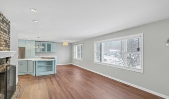 1405 Surrey Ln, Algonquin, IL 60102